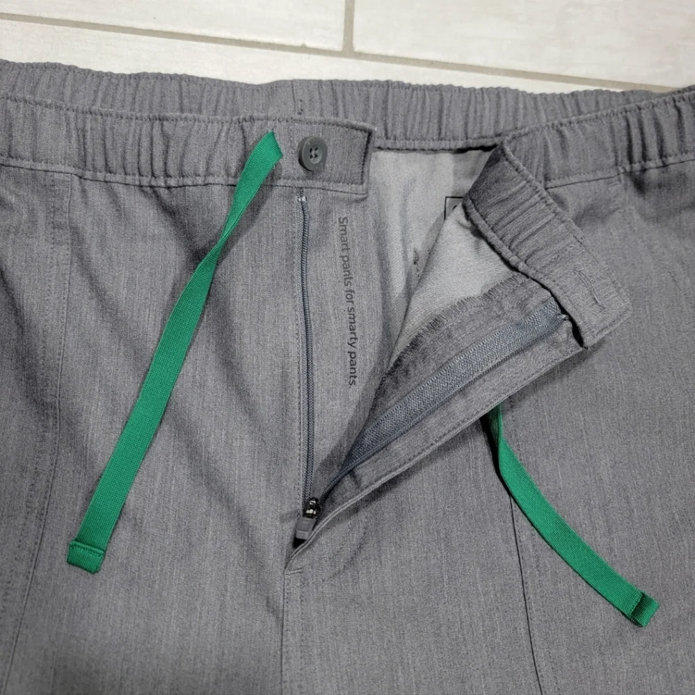 NWOT FIGS Cairo Cargo Scrub Pants Graphite Grey